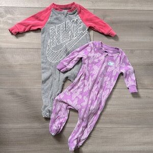 2 NIKE footsie sets 🩷